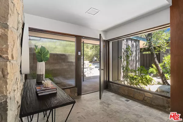 Santa Paula, CA 93060,1234 Woodland DR