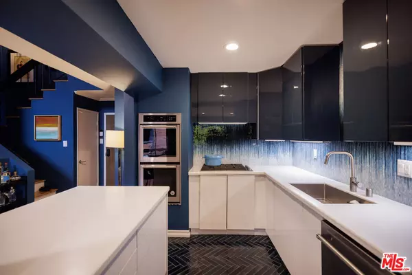 Studio City, CA 91604,4425 Whitsett AVE #210