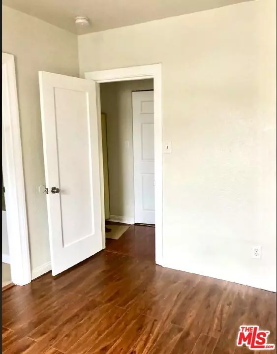 Los Angeles, CA 90003,400 E 107th ST