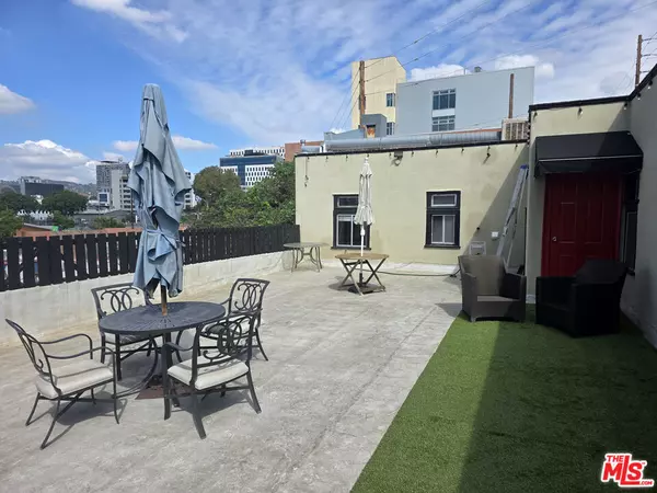 Los Angeles, CA 90038,1271 N Wilton PL #3