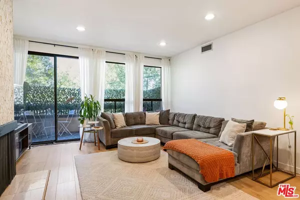 Los Angeles, CA 90025,1833 Fairburn AVE #205