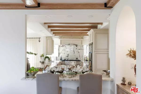 Los Angeles, CA 90077,1100 STRADELLA RD