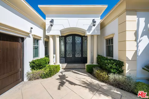 Los Angeles, CA 90069,9329 Nightingale DR