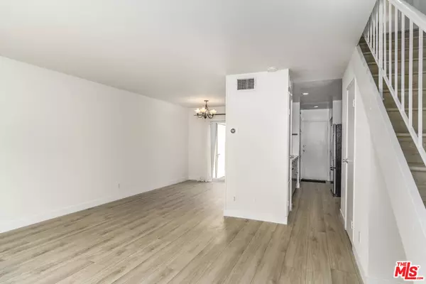 Agoura Hills, CA 91301,28521 Conejo View DR