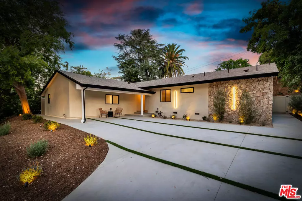 Woodland Hills, CA 91367,20456 Tiara ST