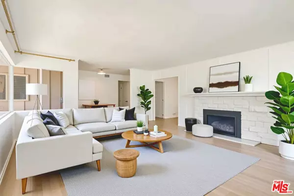 Pacific Palisades, CA 90272,1053 Maroney LN