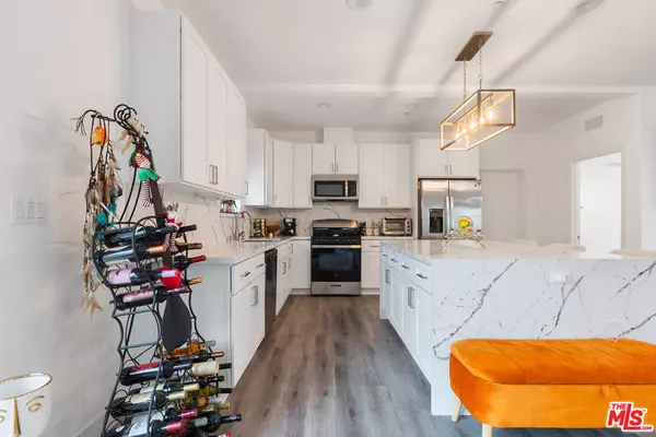 Panorama City, CA 91402,9109 N Nilo LN