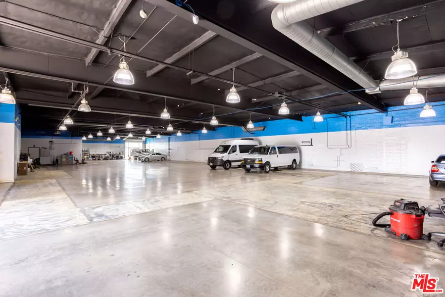 8515 S La Cienega BLVD, Inglewood, CA 90301