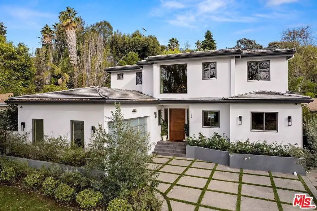 Los Angeles, CA 90034,2408 Castle Heights AVE