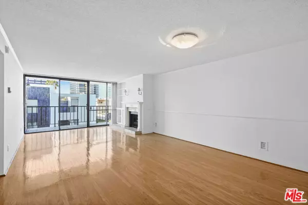 Los Angeles, CA 90024,10966 Rochester AVE #5C