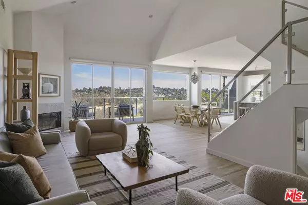 Los Angeles, CA 90039,2264 Moreno DR