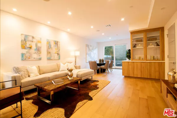 Los Angeles, CA 90012,1015 Figueroa TER #16