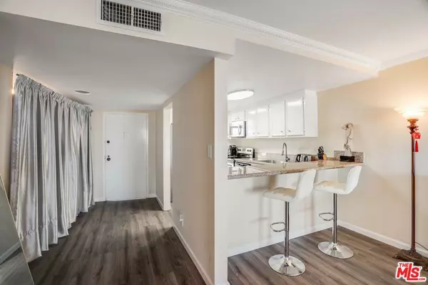 Marina, CA 90292,4265 Marina City #607