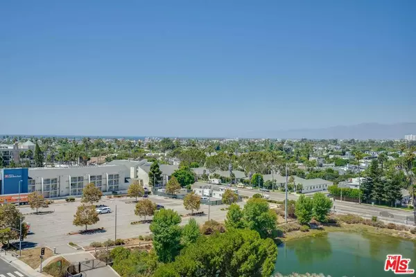 Marina, CA 90292,4265 Marina City #607