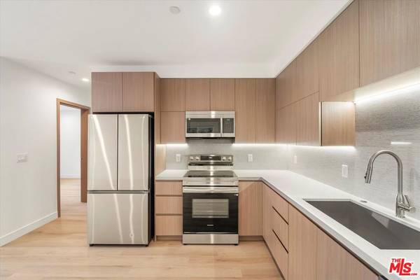 North Hollywood, CA 91602,11025 1/2 Blix ST