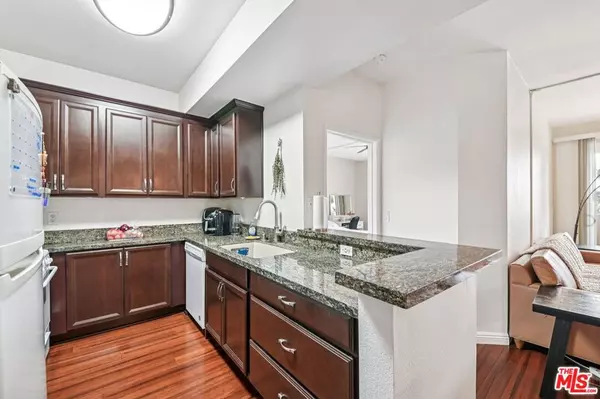 Long Beach, CA 90802,535 Magnolia AVE #310