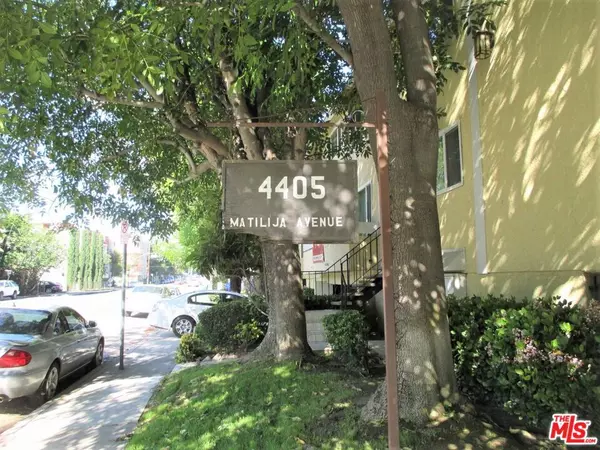 Sherman Oaks, CA 91423,4405 Matilija AVE #8
