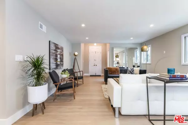 West Hollywood, CA 90069,9016 Dicks ST