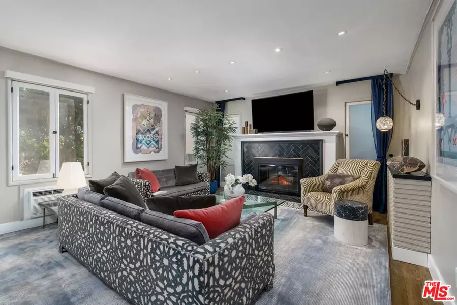 2066 GLENCOE WAY, Los Angeles, CA 90068