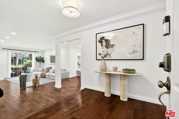 Beverly Hills, CA 90211,315 N Swall DR #103