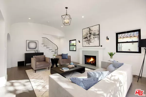 Los Angeles, CA 90019,1238 Carmona AVE