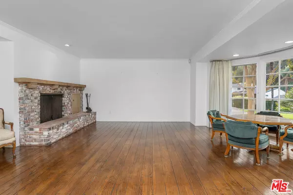 Sherman Oaks, CA 91423,3520 Longridge AVE