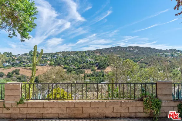 Calabasas, CA 91302,23777 Mulholland HWY #70