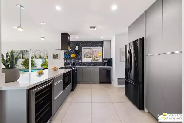 Palm Springs, CA 92262,945 N Buttonwillow CIR