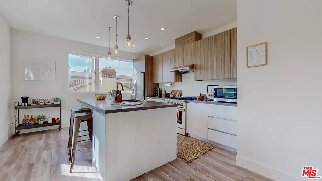 5500 W Olympic BLVD, Los Angeles, CA 90036