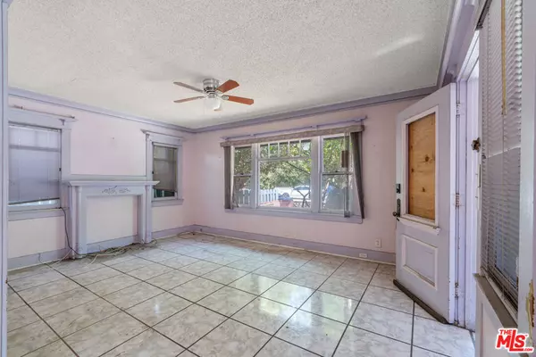 Los Angeles, CA 90026,647 Laveta TER