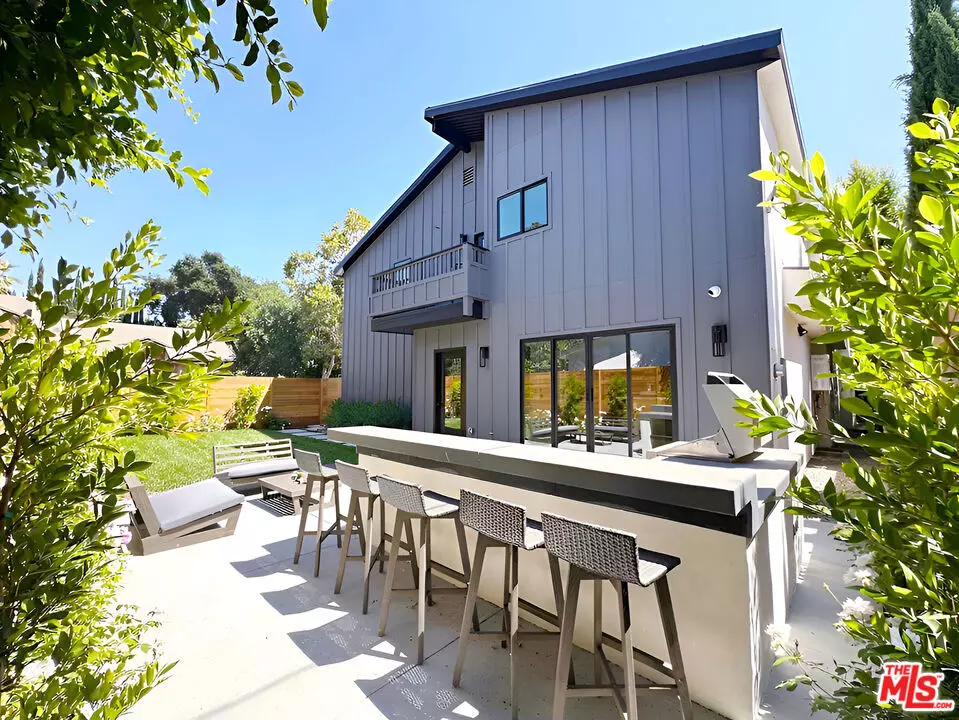 Sherman Oaks, CA 91401,13541 Chandler BLVD