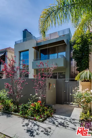 Marina Del Rey, CA 90292,143 UNION JACK