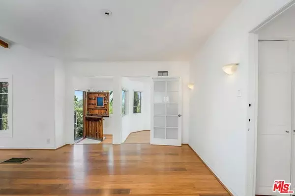 Hollywood, CA 90068,2431 N Gower ST