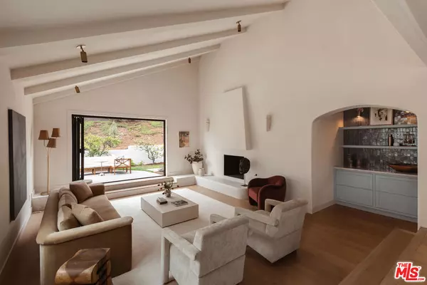 Manhattan Beach, CA 90266,10 Village CIR
