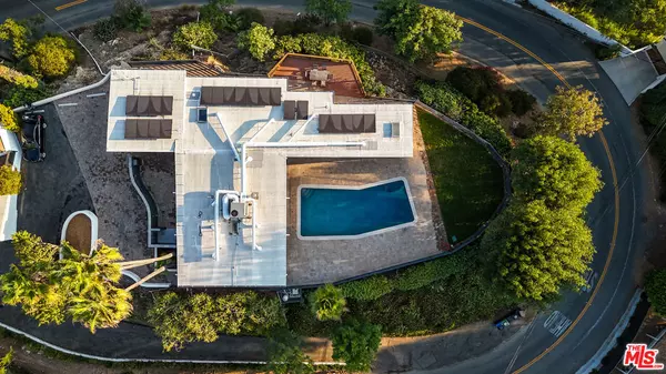 Los Angeles, CA 90046,2740 Nichols Canyon RD