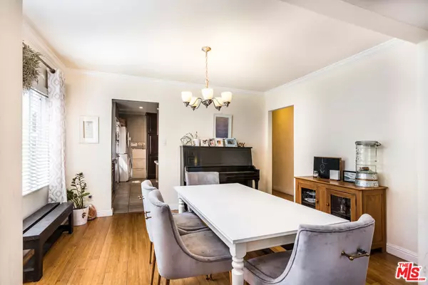 Los Angeles, CA 90004,4504 Maplewood AVE