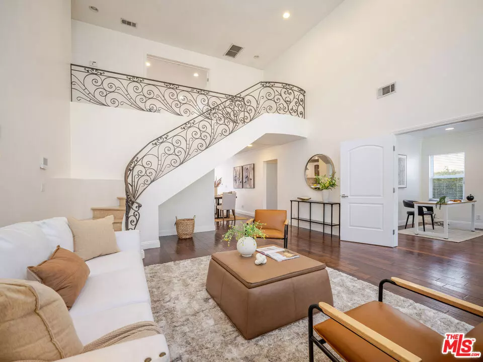 Sherman Oaks, CA 91401,5417 Allott AVE