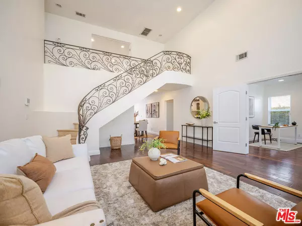 5417 Allott AVE, Sherman Oaks, CA 91401