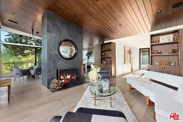 Los Angeles, CA 90046,2652 Byron PL