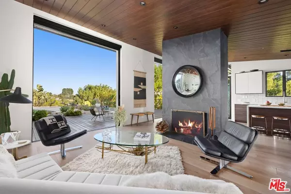 Los Angeles, CA 90046,2652 Byron PL