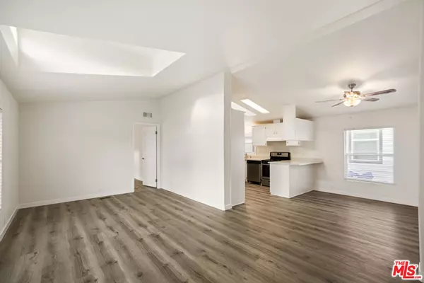 North Hollywood, CA 91605,8250 Lankershim BLVD #33