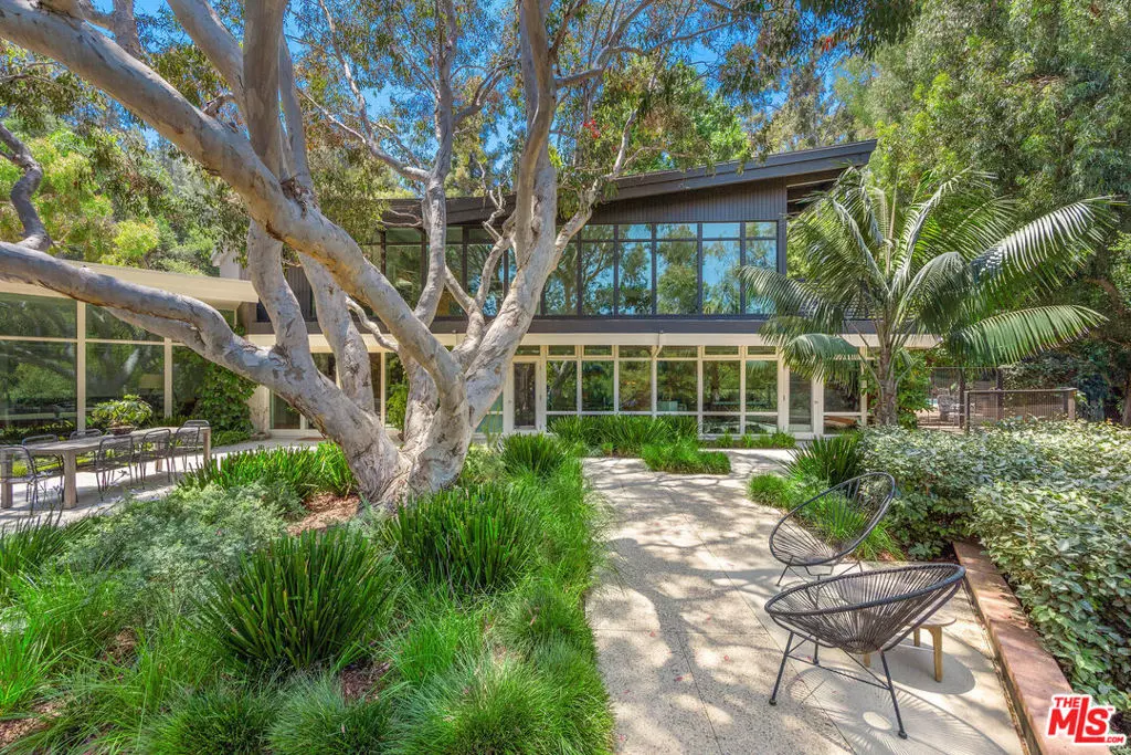 Los Angeles, CA 90049,2179 Mandeville Canyon RD