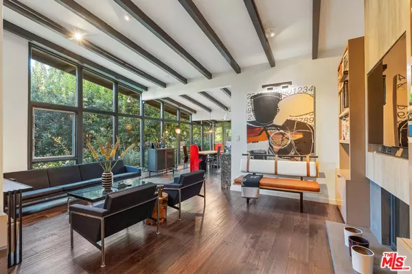 8581 Appian WAY, Los Angeles, CA 90046