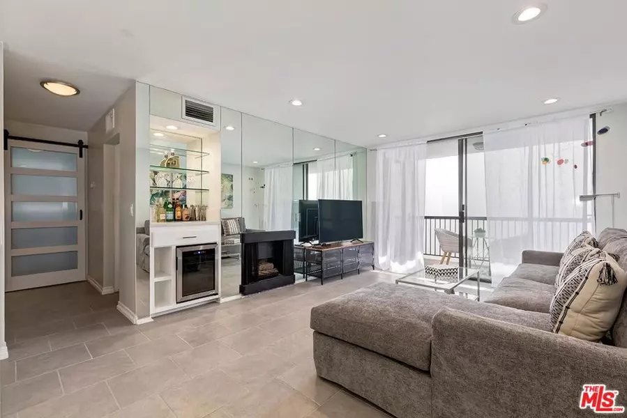 906 N Doheny DR #418, West Hollywood, CA 90069