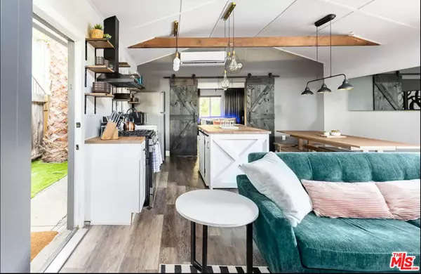 North Hollywood, CA 91606,6512 Coldwater Canyon AVE