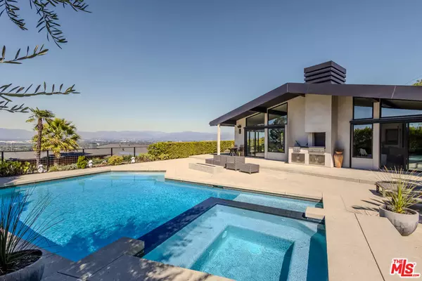 Encino, CA 91316,4326 Coronet DR