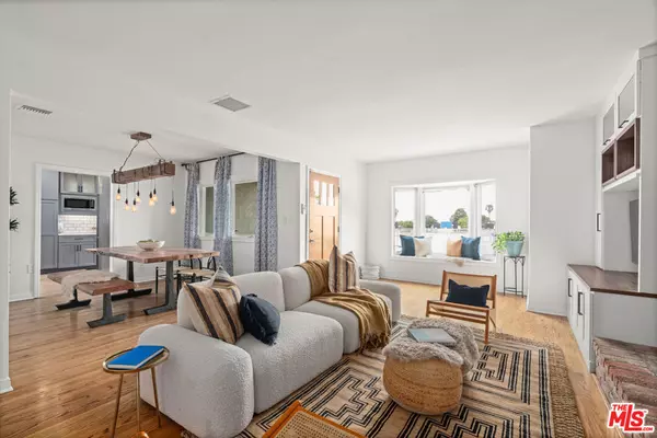 Los Angeles, CA 90045,8044 Cowan AVE