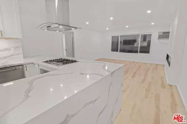 West Hollywood, CA 90069,1222 N Olive DR #216