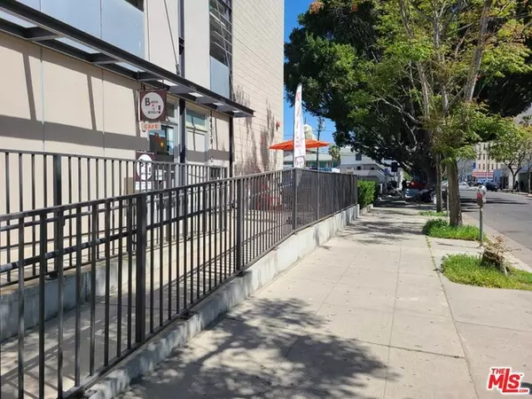 Van Nuys, CA 91411,14545 -14539 Erwin ST