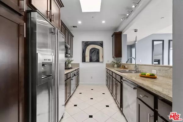 Studio City, CA 91604,4424 Whitsett AVE #309